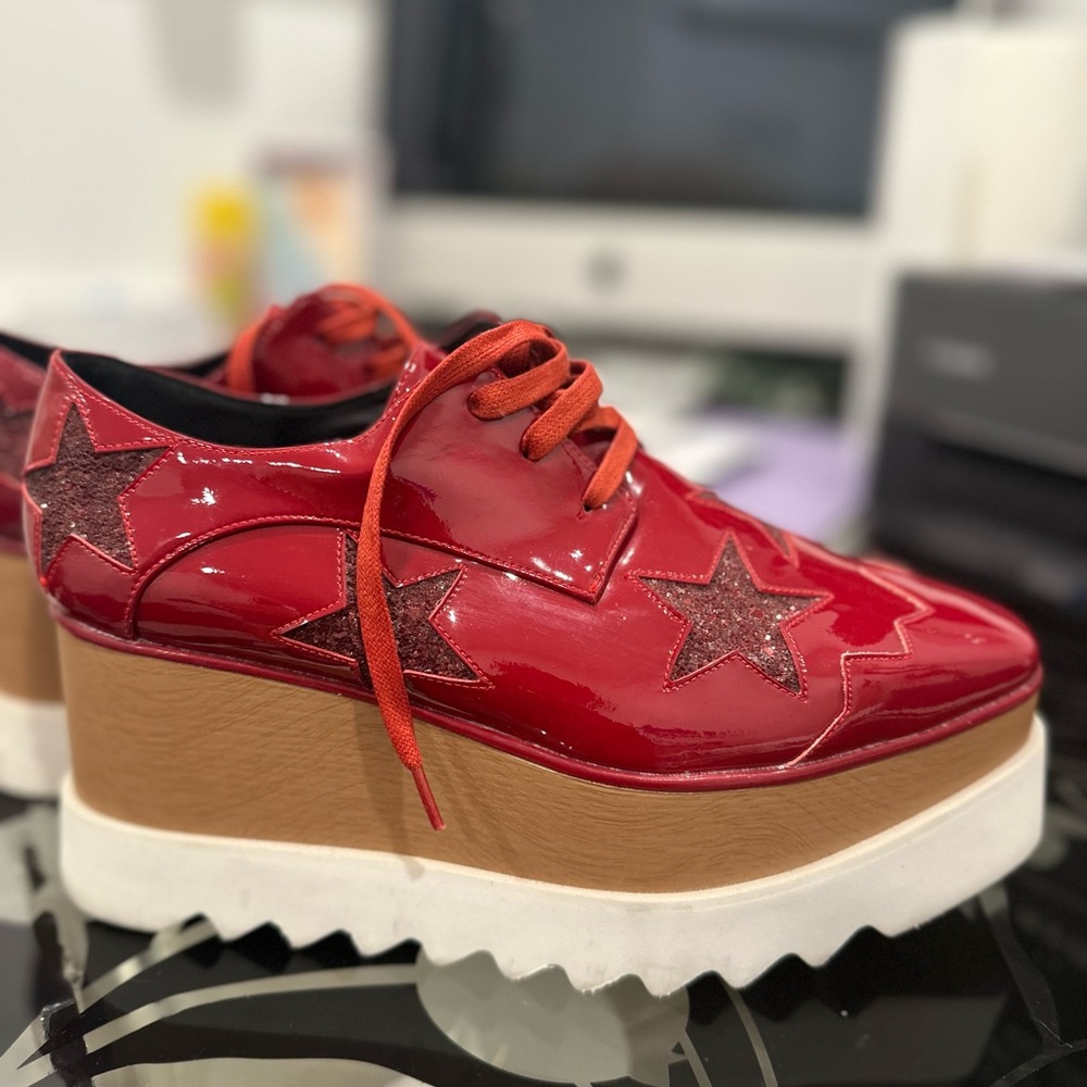 STELLA MCCARTNEY ELYSE Red Star Platform Sneakers